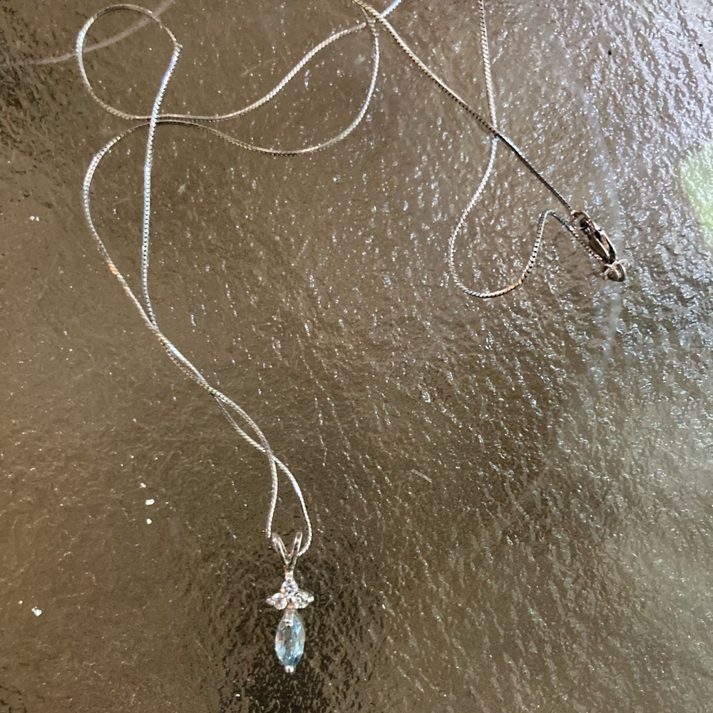 Elegant Sterling Silver Aquamarine Pendant Necklace. 22” sterling chain